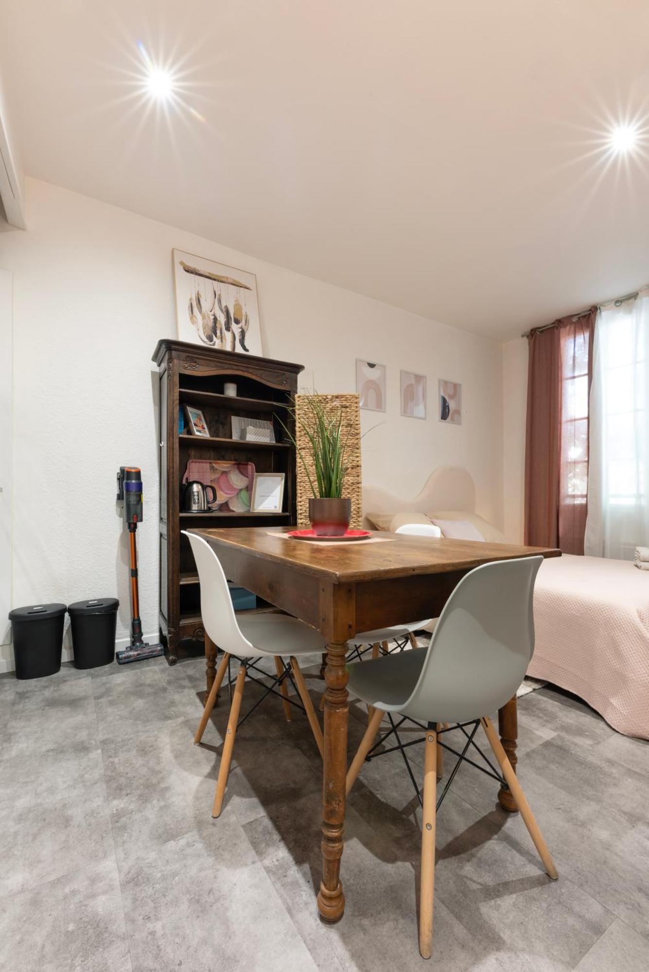 La Casita - Studio Confort Avec Parking Prive - Lit Douillet - Centre Uzes, Pont Du Gard Eksteriør billede